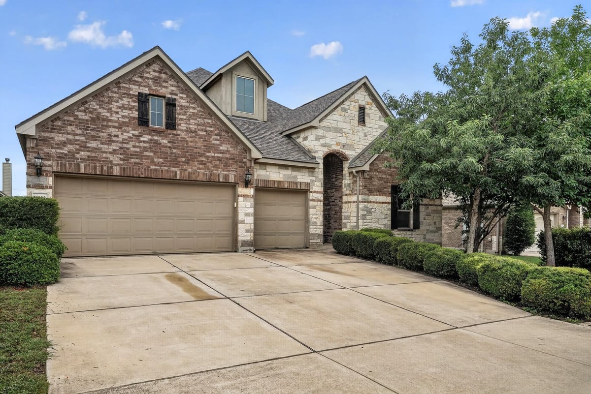 View 1009 Wolcott DR in Savanna Ranch 1009 Wolcott DR - front exterior - Luxury home in Savanna Ranch, Leander, TX