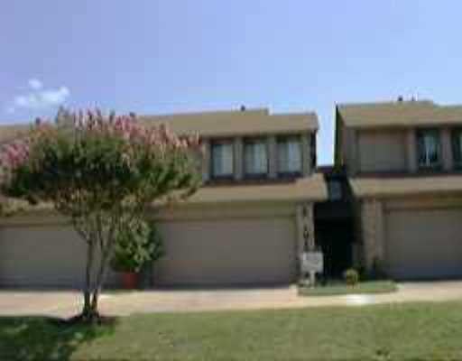 View 1013 SOLANO Unit #1144 in VILLAS OF ANDERSON MILL COND 1013 SOLANO Unit #1144 - front exterior - Luxury home in VILLAS OF ANDERSON MILL COND, Austin, TX