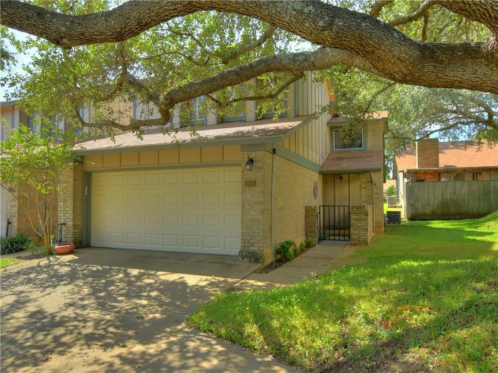 View 1015 Solano Dr in Villas Anderson Mill Condos Unit 1054a Bl 1015 Solano Dr - front exterior - Luxury home in Villas Anderson Mill Condos Unit 1054a Bl, Austin, TX