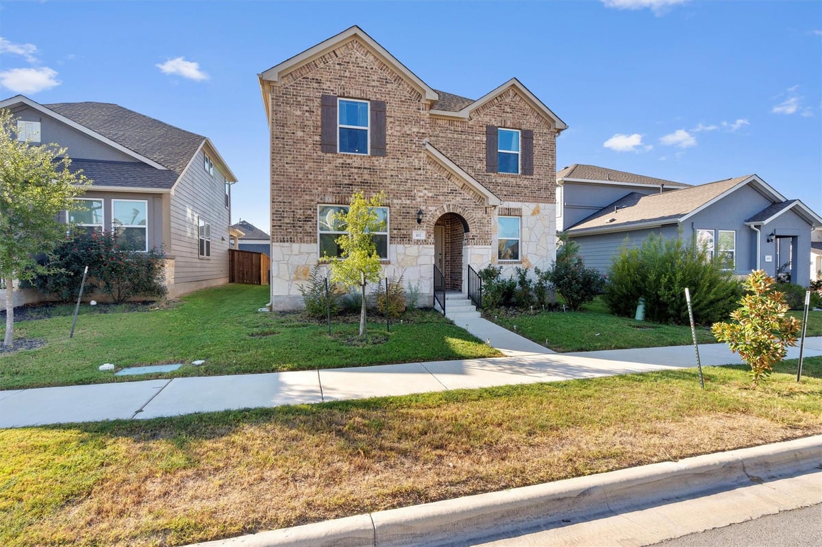 View 102 Gracie Way in Emory Crossing 40's 102 Gracie Way - front exterior - Luxury home in Emory Crossing 40's, Hutto, TX