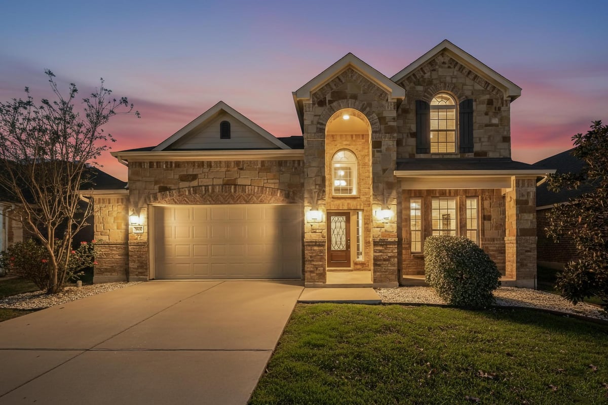 View 102 Plantain DR in Hutto Hlnds Ph B-1 Sec 1 102 Plantain DR - front exterior - Luxury home in Hutto Hlnds Ph B-1 Sec 1, Hutto, TX