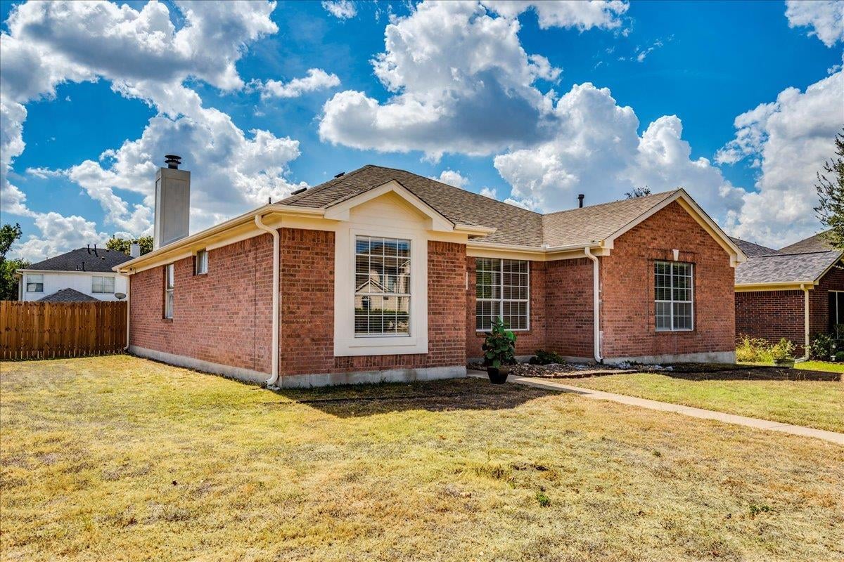 View 1021 Black Locust Dr W in Windermere Ph F Sec 01 1021 Black Locust Dr W - front exterior - Luxury home in Windermere Ph F Sec 01, Pflugerville, TX