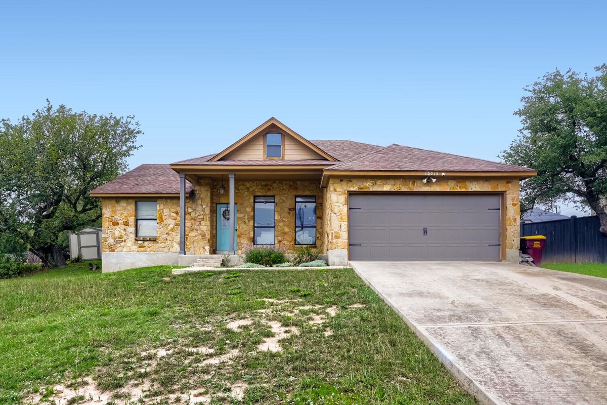 View 10213 Thomas Ln in Valley Lake Hills Sec 01 10213 Thomas Ln - front exterior - Luxury home in Valley Lake Hills Sec 01, Dripping Springs, TX