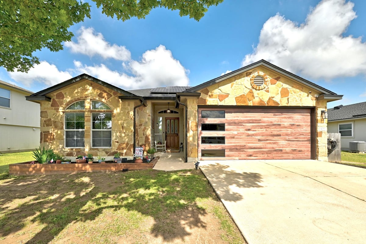 View 105 Lidell ST in Hutto Square Sec 02 105 Lidell ST - front exterior - Luxury home in Hutto Square Sec 02, Hutto, TX