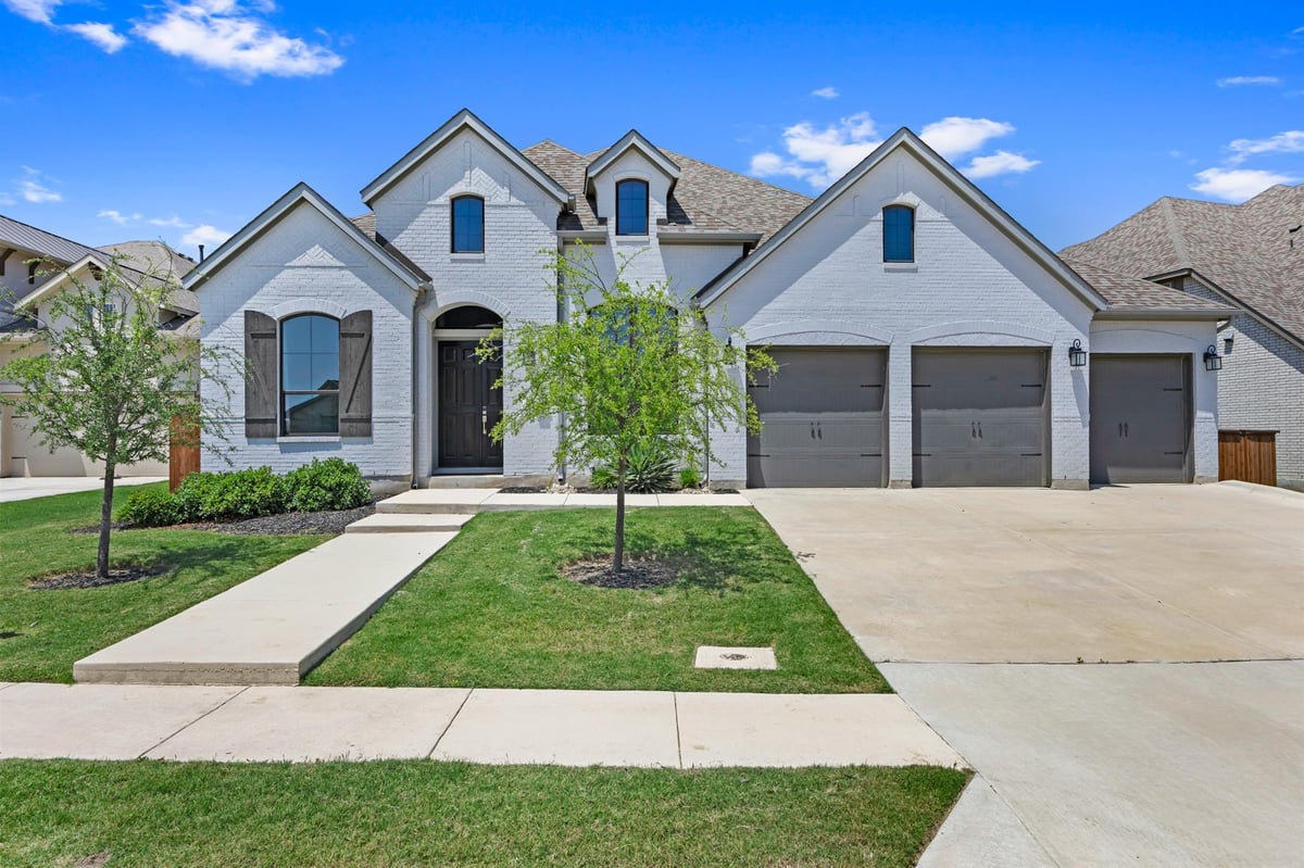 View 113 University Lands DR in Santa Rita Ranch 113 University Lands DR - front exterior - Luxury home in Santa Rita Ranch, Liberty Hill, TX