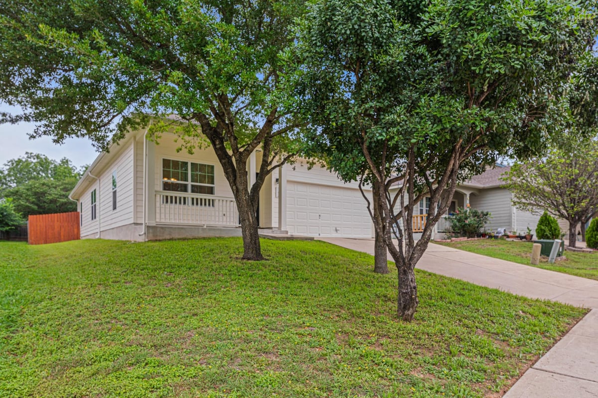 View 11404 Murchison St in Wildhorse Creek Sec 01 11404 Murchison St - front exterior - Luxury home in Wildhorse Creek Sec 01, Manor, TX