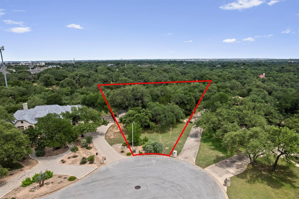 View 120 E Rustle CV in Enclave 120 E Rustle CV - front exterior - Luxury lot in Enclave, Georgetown, TX