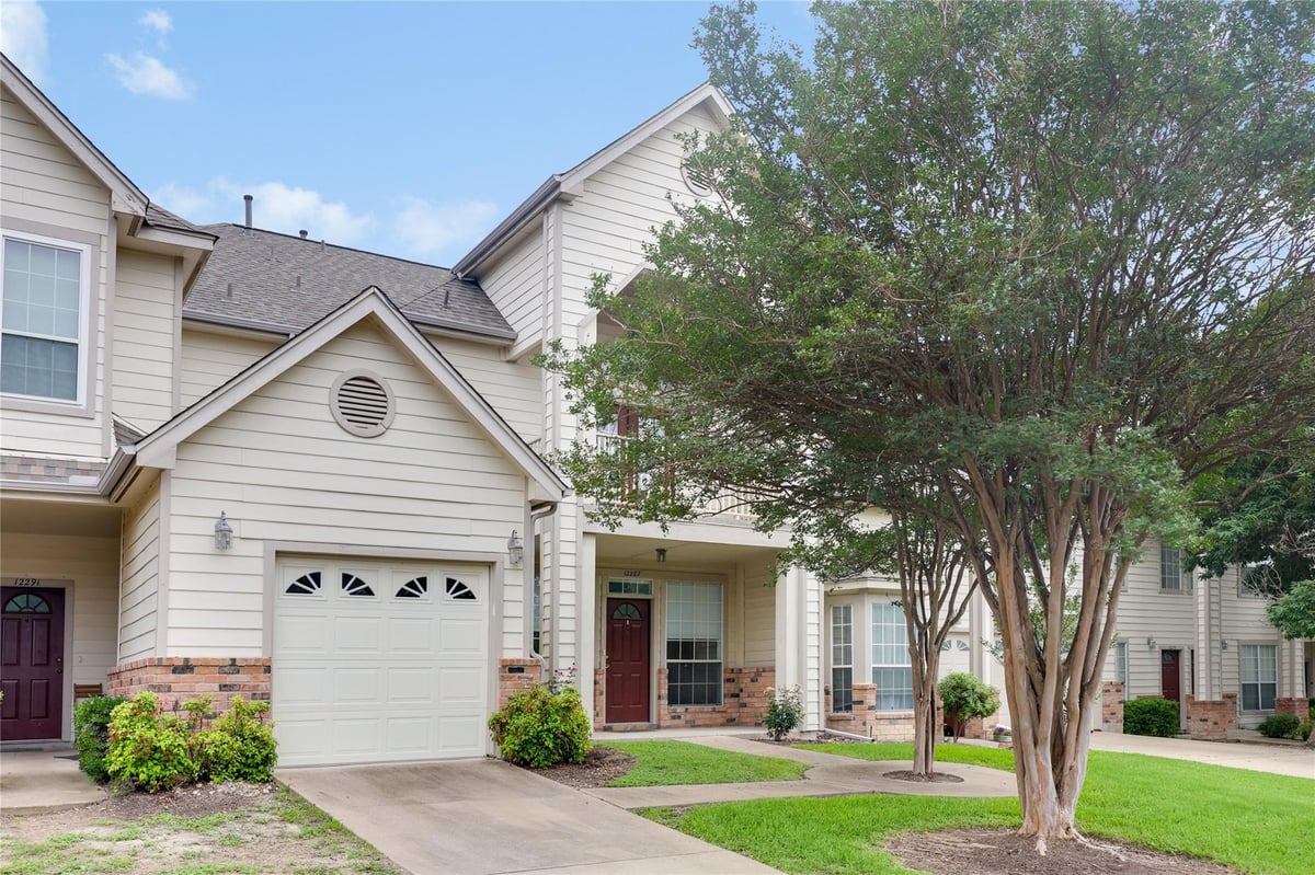 View 12287 Abbey Glen Ln Unit #D-1 in Victoria Glen Amd 12287 Abbey Glen Ln Unit #D-1 - front exterior - Luxury home in Victoria Glen Amd, Austin, TX