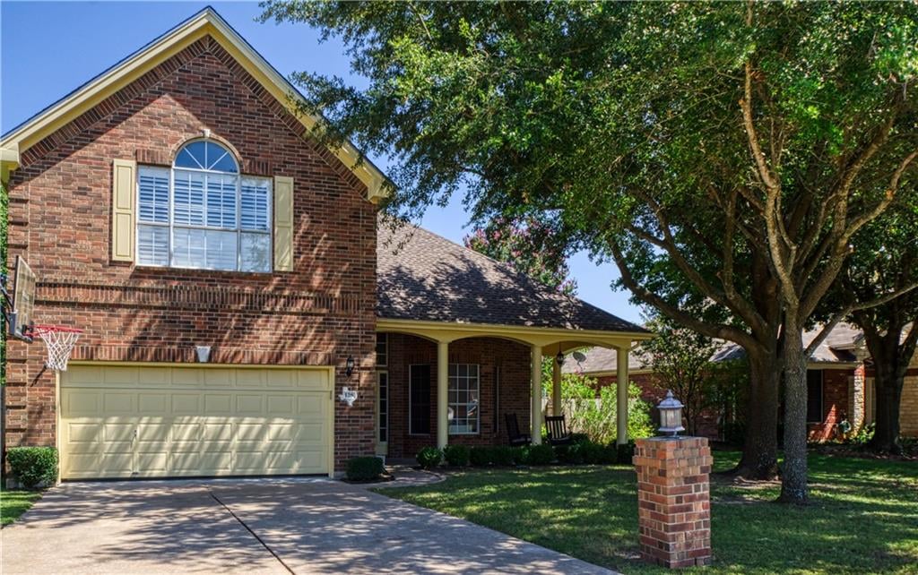 View 128 Stonehedge BLVD 128 Stonehedge BLVD - front exterior - Luxury home in Georgetown, TX