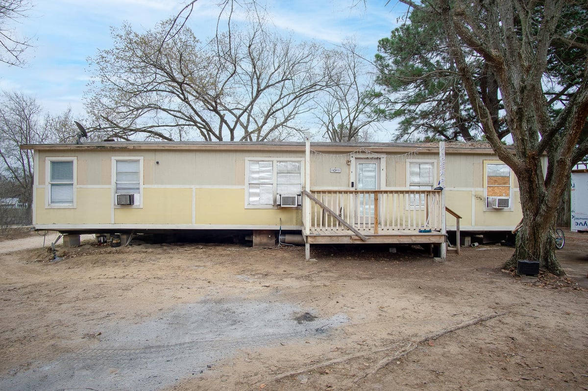 View 133 Horseshoe Dr in Silent Valley 133 Horseshoe Dr - front exterior - Luxury home in Silent Valley, Bastrop, TX