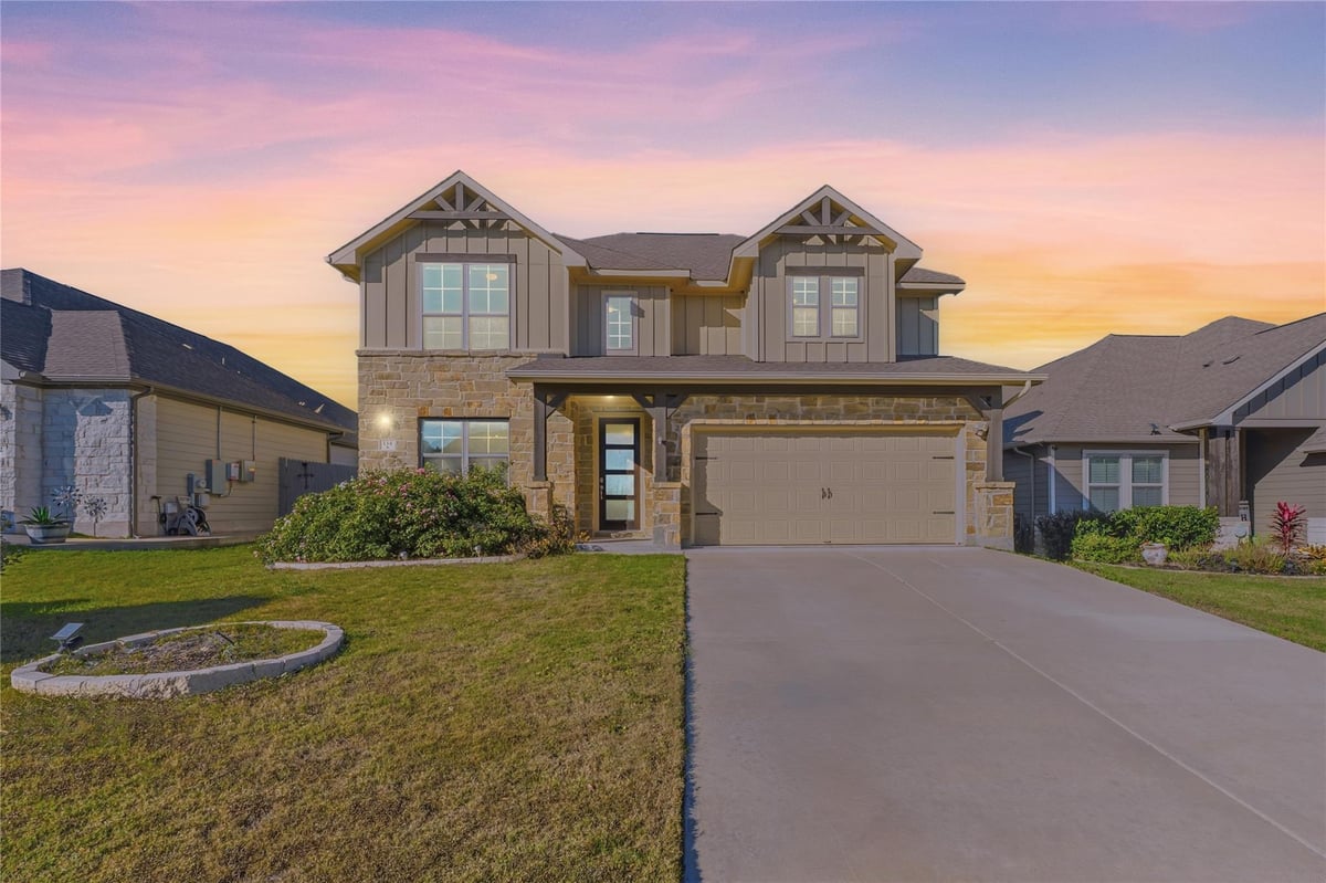 View 134 Finley St in Hutto Square Sec 5a 134 Finley St - front exterior - Luxury home in Hutto Square Sec 5a, Hutto, TX