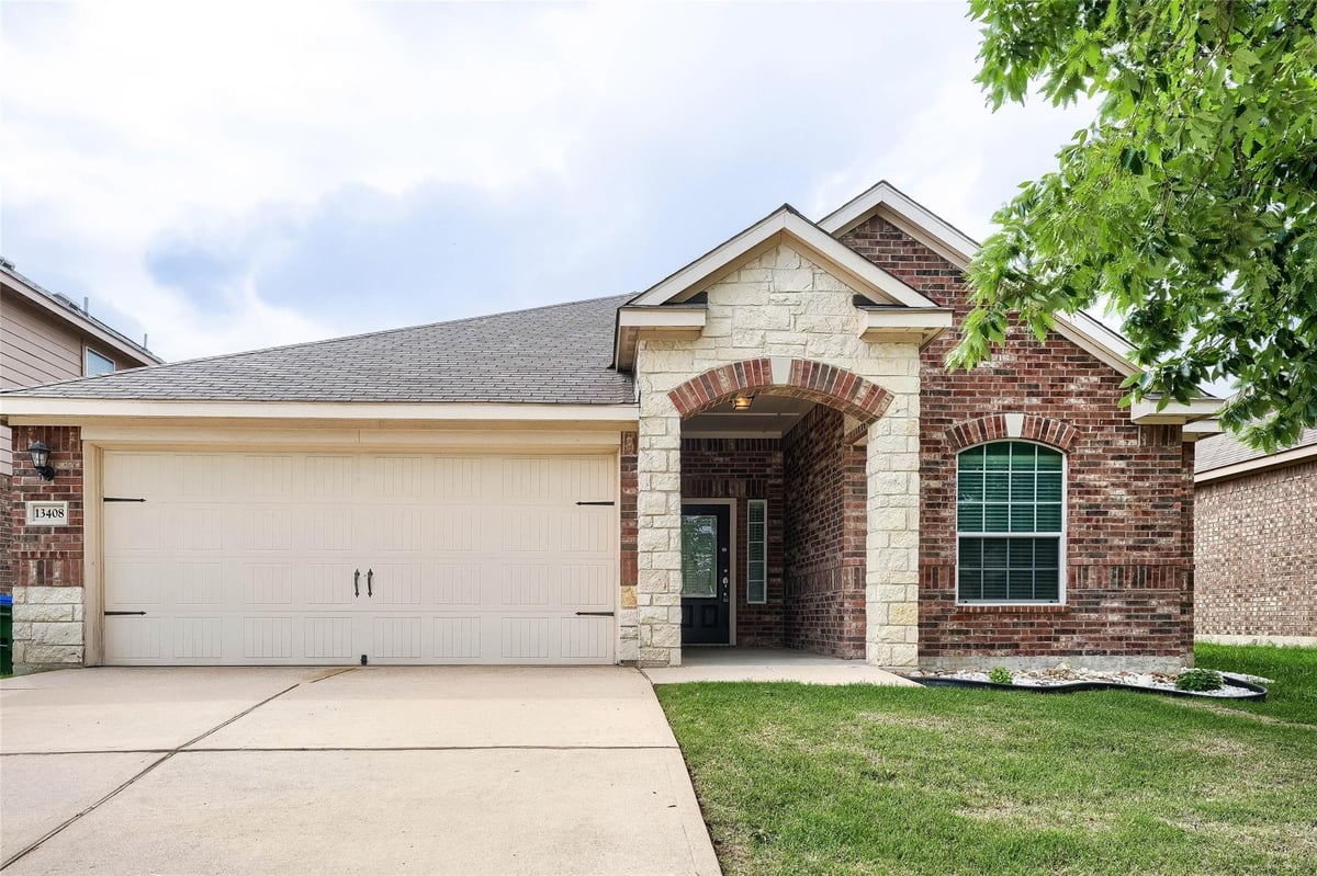 View 13408 Clara Martin RD in Presidential Glen Ph 2 13408 Clara Martin RD - front exterior - Luxury home in Presidential Glen Ph 2, Manor, TX
