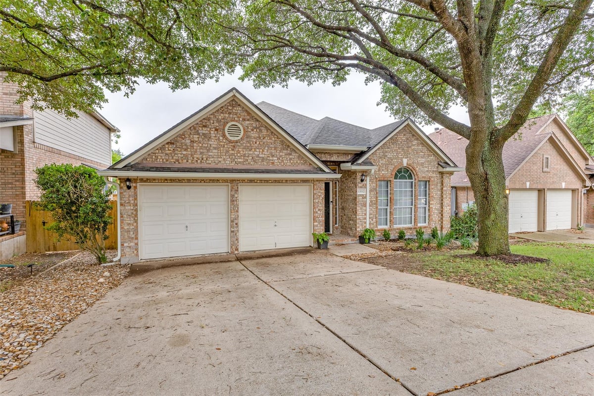 View 13532 Utah Flats Dr in Scofield Farms Ph 10 Sec 01 13532 Utah Flats Dr - front exterior - Luxury home in Scofield Farms Ph 10 Sec 01, Austin, TX