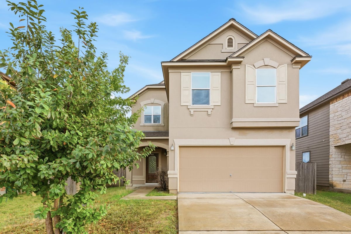 View 13535 Abraham Lincoln ST in Presidential Meadows Sec 6 13535 Abraham Lincoln ST - front exterior - Luxury home in Presidential Meadows Sec 6, Manor, TX
