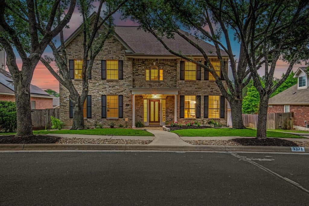 View 1371 Braided Rope Dr in Scofield Ph 06 Sec 04 1371 Braided Rope Dr - front exterior - Luxury home in Scofield Ph 06 Sec 04, Austin, TX