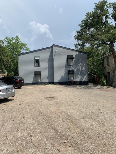 View 1405 Hartford Rd Unit #106 in Hartford Place Condo 1405 Hartford Rd Unit #106 - front exterior - Luxury home in Hartford Place Condo, Austin, TX