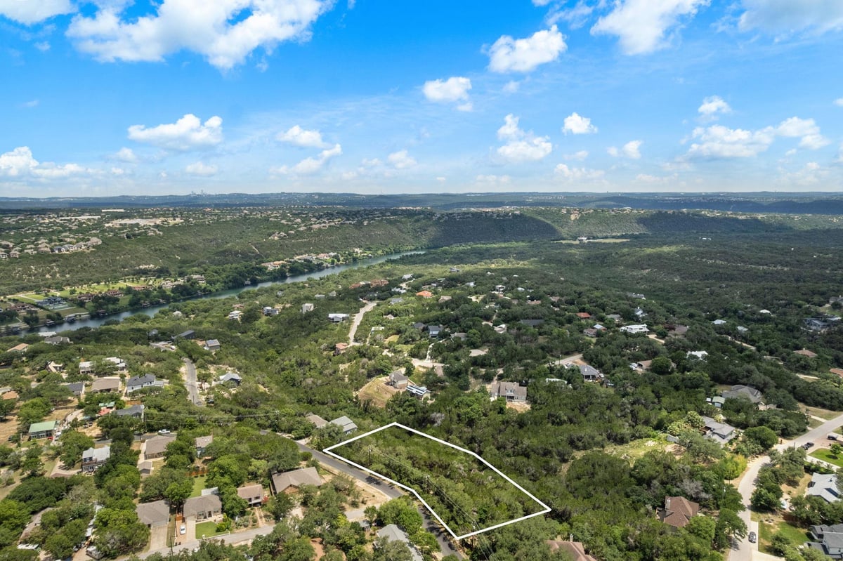 View 14205 Running Deer Trl in Apache Shores Sec 02 14205 Running Deer Trl - front exterior - Luxury lot in Apache Shores Sec 02, Austin, TX