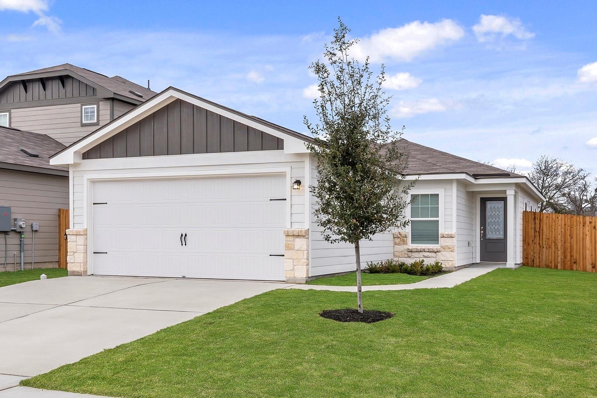 View 14404 Wahlbergs Way in Eagles Landing 14404 Wahlbergs Way - front exterior - Luxury home in Eagles Landing, Elgin, TX