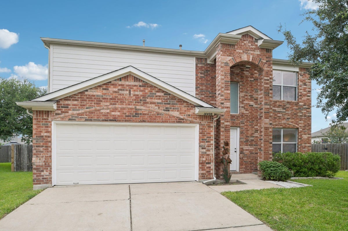 View 14408 E Gurneys Eagle Dr in Eagles Landing 14408 E Gurneys Eagle Dr - front exterior - Luxury home in Eagles Landing, Elgin, TX