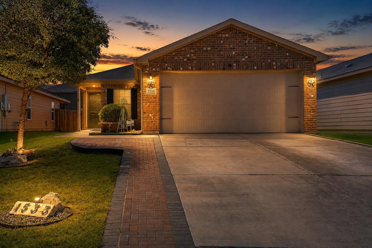 View 1533 Breanna LN in Bunton Creek 1533 Breanna LN - front exterior - Luxury home in Bunton Creek, Kyle, TX