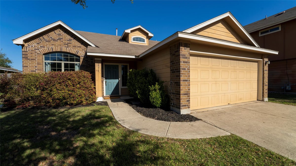 View 1576 Twin Cv in Bunton Creek Ph 4 1576 Twin Cv - front exterior - Luxury home in Bunton Creek Ph 4, Kyle, TX