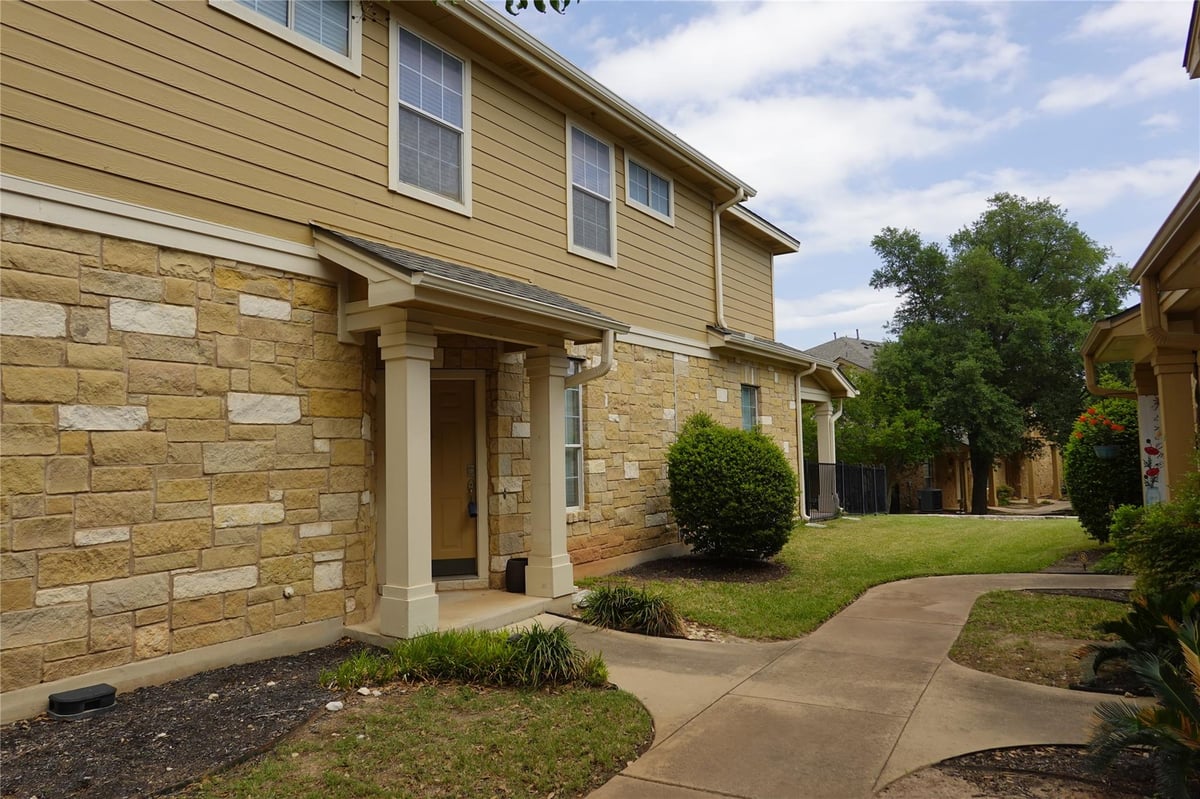 View 16100 S Great Oaks DR Unit #1902 in Cat Hollow Condo 16100 S Great Oaks DR Unit #1902 - front exterior - Luxury home in Cat Hollow Condo, Round Rock, TX