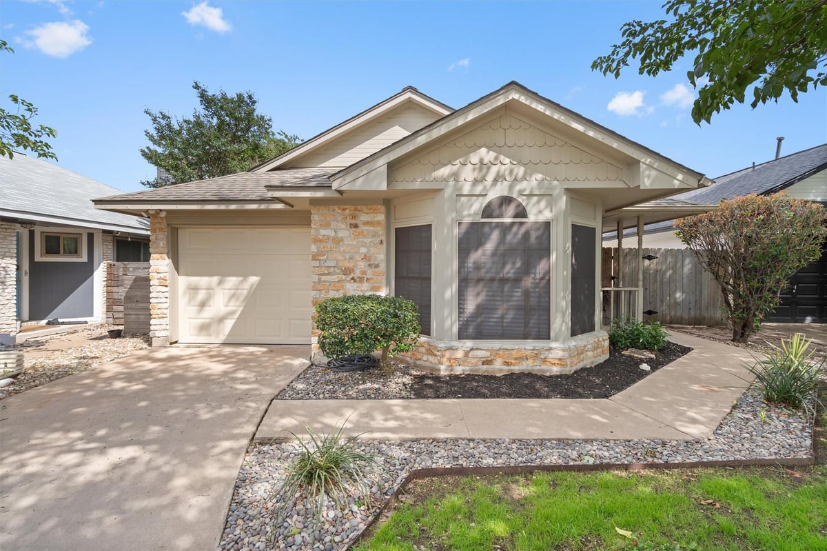 View 16811 Village Oak LOOP in Brushy Creek Village Pud 16811 Village Oak LOOP - front exterior - Luxury home in Brushy Creek Village Pud, Austin, TX