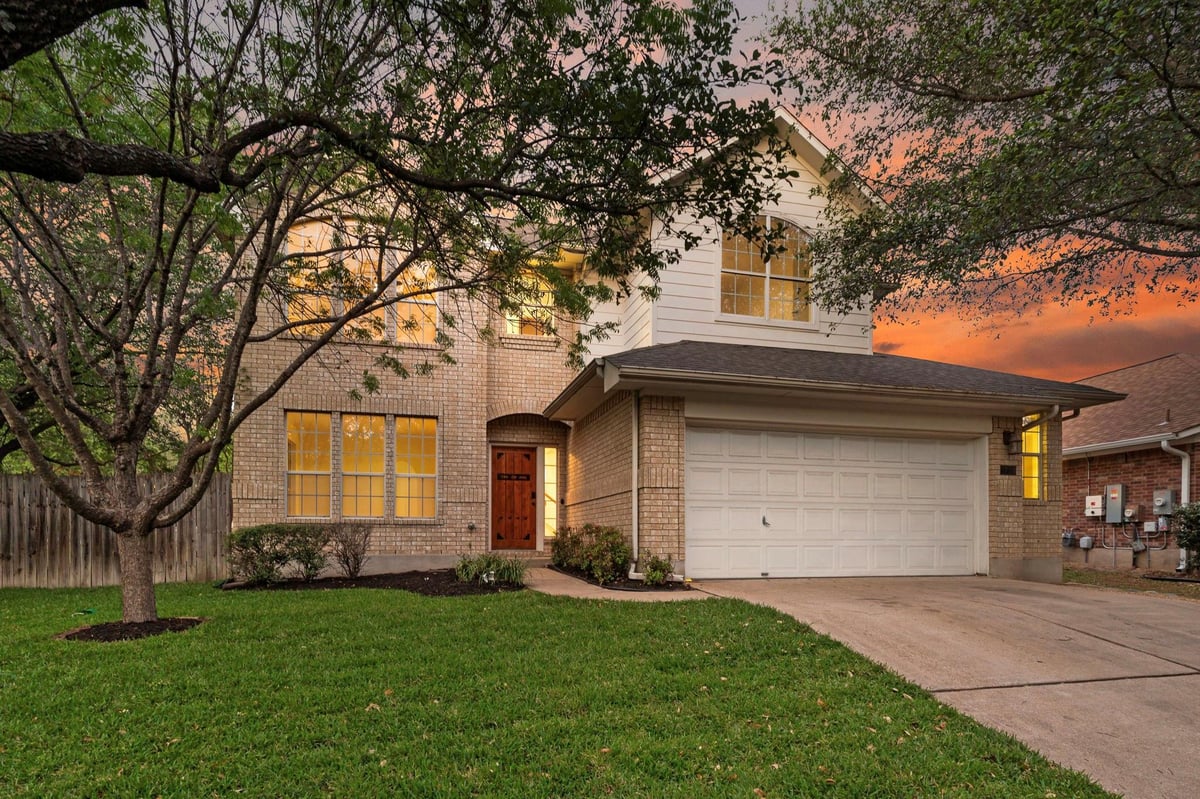 View 1734 Chasewood Dr in Scofield Farms Ph 10 Sec 01 1734 Chasewood Dr - front exterior - Luxury home in Scofield Farms Ph 10 Sec 01, Austin, TX