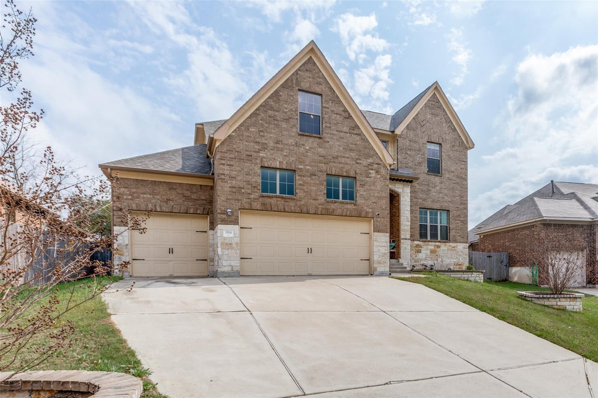 View 1814 Paseo Verde Dr in Vista Ridge 1814 Paseo Verde Dr - front exterior - Luxury home in Vista Ridge, Leander, TX