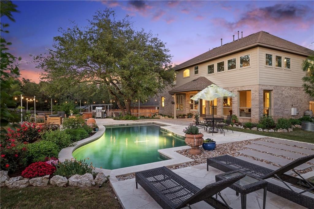 View 186 Grapevine Ct in Highpointe Condo 186 Grapevine Ct - front exterior - Luxury home in Highpointe Condo, Austin, TX