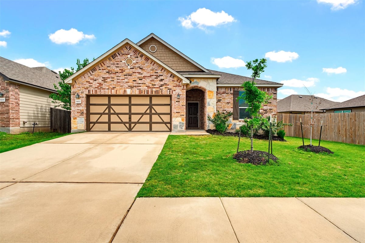 View 19012 Rushmore St in Presidential Mdws Sec 11 19012 Rushmore St - front exterior - Luxury home in Presidential Mdws Sec 11, Manor, TX