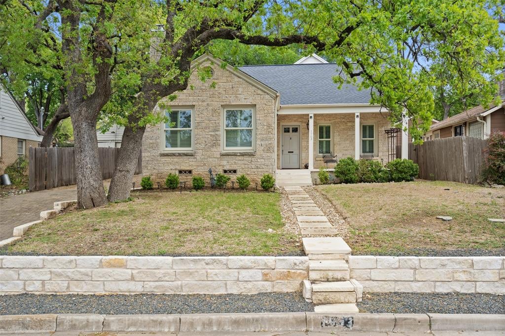 View 1903 Forest Trl in Tarry Town Place 1903 Forest Trl - front exterior - Luxury home in Tarry Town Place, Austin, TX