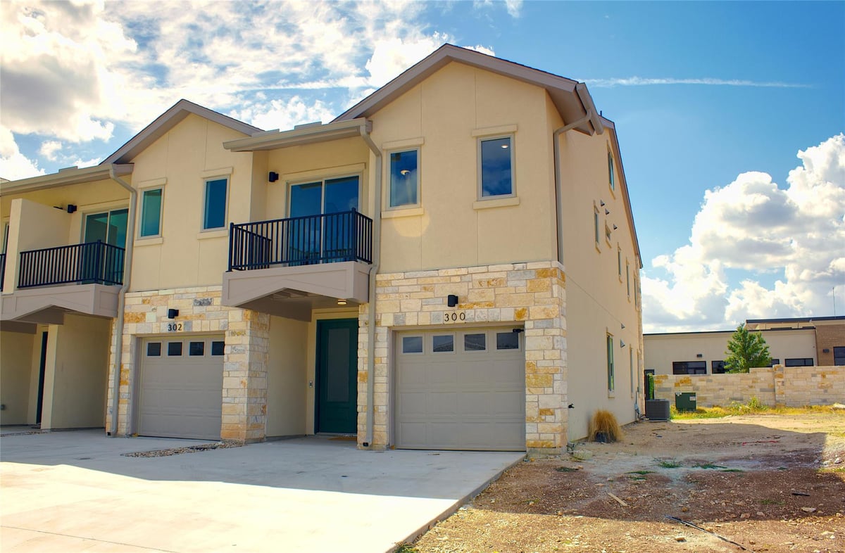View 204 Tesla Cir in Highland Horizon Ph Iv 204 Tesla Cir - front exterior - Luxury home in Highland Horizon Ph Iv, Austin, TX