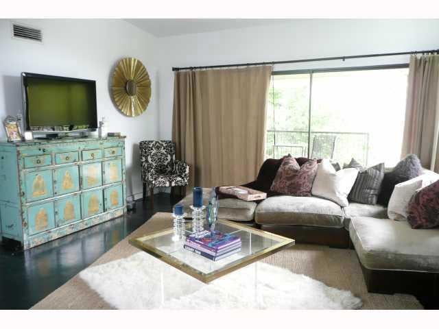 View 2308 Enfield RD Unit #201 in Tarrytown Terrace Condo 2308 Enfield RD Unit #201 - front exterior - Luxury home in Tarrytown Terrace Condo, Austin, TX