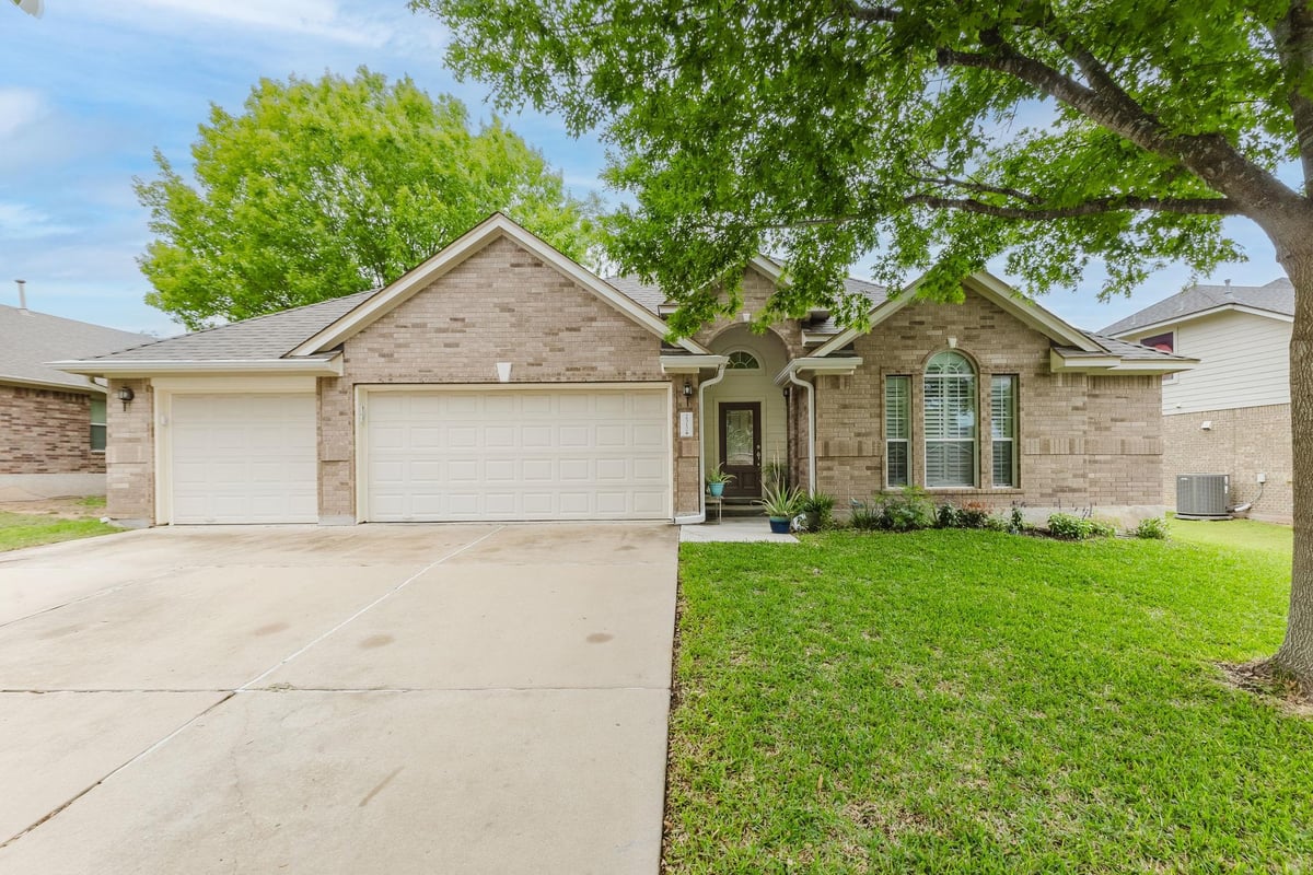 View 2312 Speidel Dr in Meadows Blackhawk Ph 06 2312 Speidel Dr - front exterior - Luxury home in Meadows Blackhawk Ph 06, Pflugerville, TX