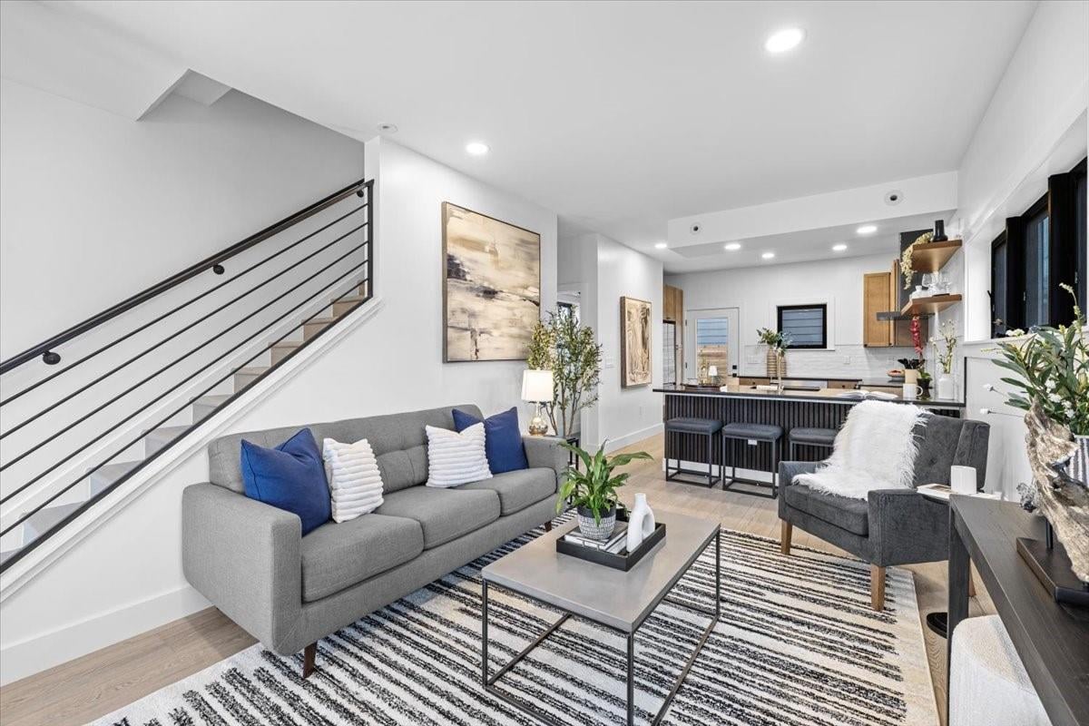 View 2406 W 10th St Unit #A in Marlton Place Sec 01 2406 W 10th St Unit #A - front exterior - Luxury home in Marlton Place Sec 01, Austin, TX