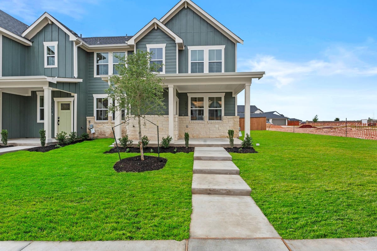 2542 Violet Theo LN - front exterior - Luxury home in Avery Centre East Ph 1 Secs 4, Round Rock, TX