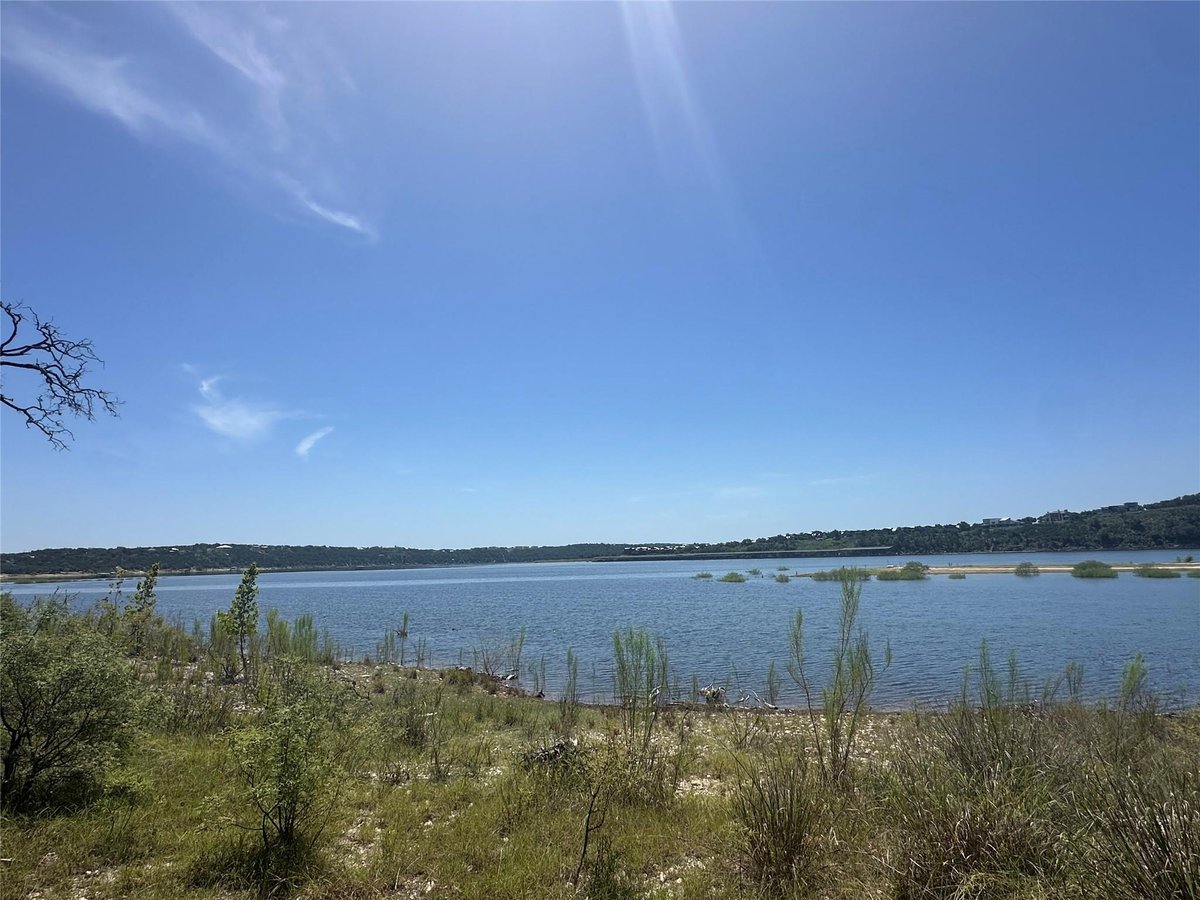 2700 Cornell CV - front exterior - Luxury lot in Highland Lake Estates, Lago Vista, TX