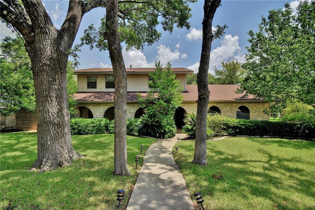 View 2801 Carmel DR 2801 Carmel DR - front exterior - Luxury home in Round Rock, TX