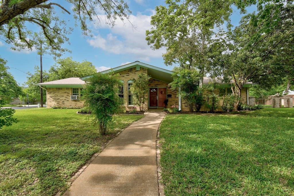 View 2901 Whiteway Dr in Allandale Park Sec 08 2901 Whiteway Dr - front exterior - Luxury home in Allandale Park Sec 08, Austin, TX