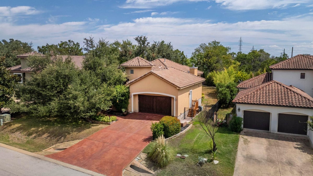 View 2907 Noack Dr in Cardinal Hills Estates Unit 15 2907 Noack Dr - front exterior - Luxury home in Cardinal Hills Estates Unit 15, Austin, TX