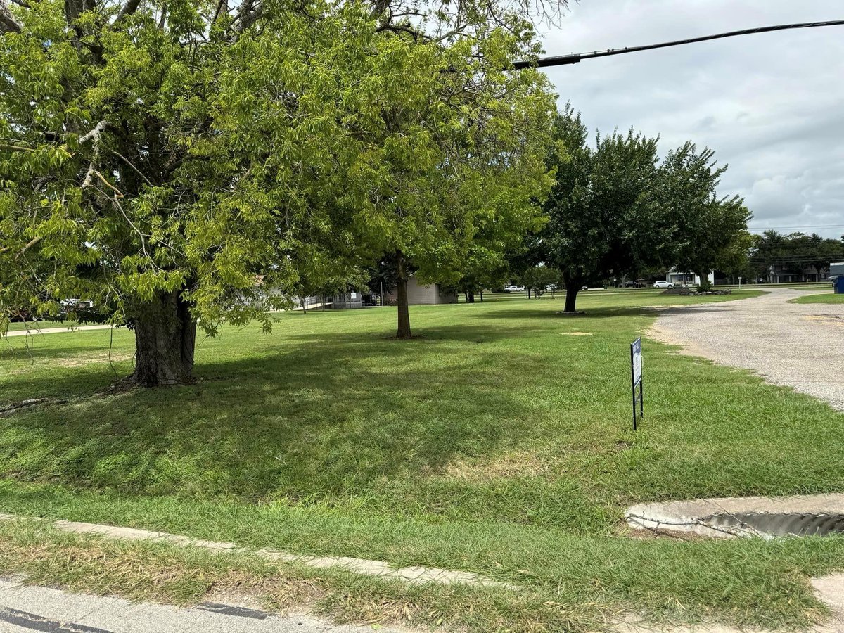 View 300 E Austin Ave in St Add 300 E Austin Ave - front exterior - Luxury home in St Add, Hutto, TX
