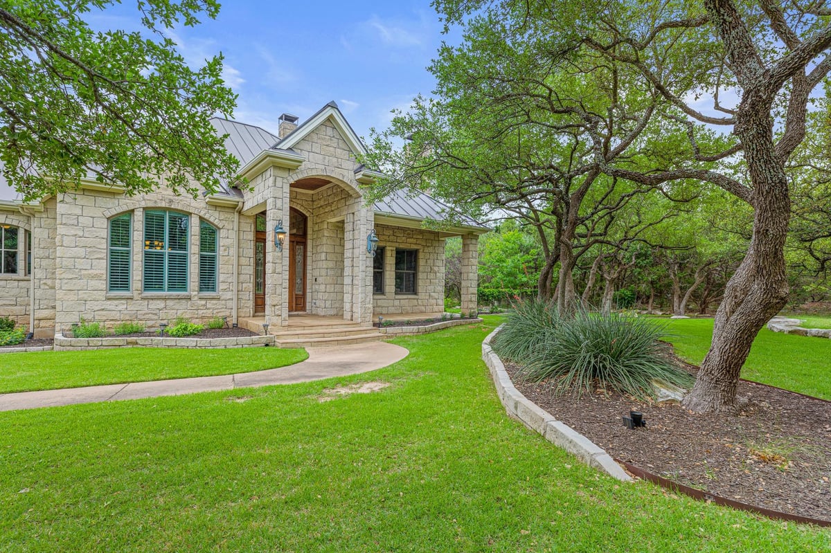 View 300 Escalera Pkwy in Escalera Ranch Pud Sec 02 Rep 300 Escalera Pkwy - front exterior - Luxury home in Escalera Ranch Pud Sec 02 Rep, Georgetown, TX