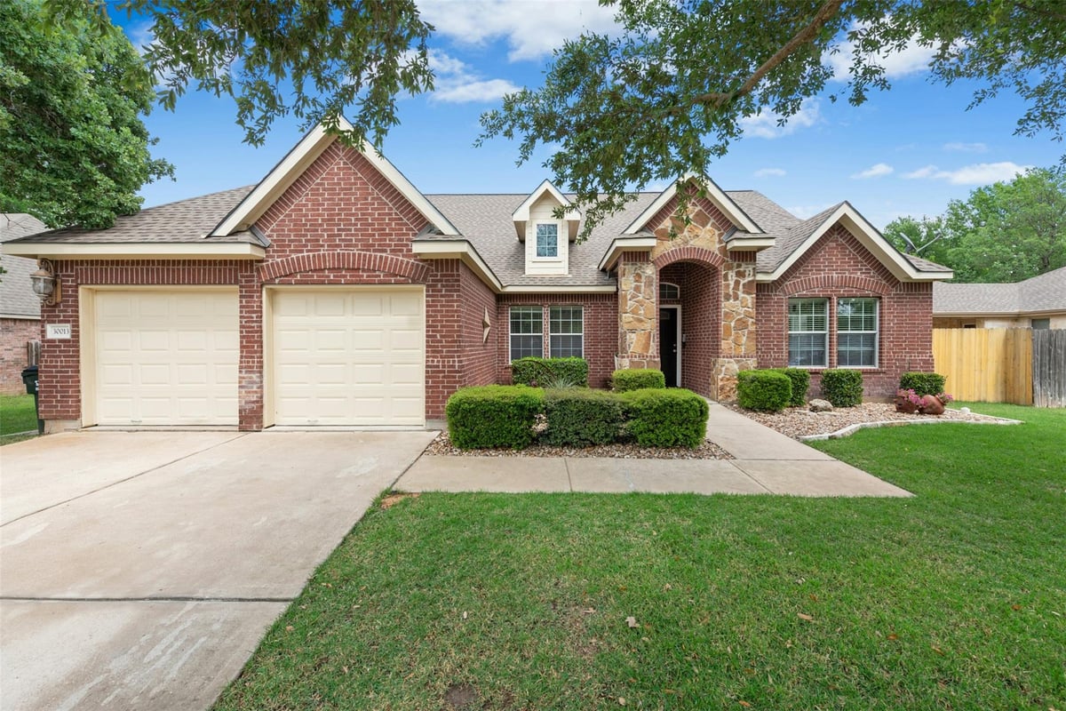 View 30013 Edgewood Dr in Woods At Berry Creek Sec 03 30013 Edgewood Dr - front exterior - Luxury home in Woods At Berry Creek Sec 03, Georgetown, TX