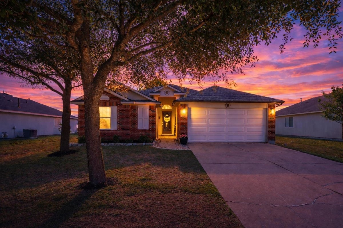 View 303 McCoy LN in Glenwood Ph 4B 303 McCoy LN - front exterior - Luxury home in Glenwood Ph 4B, Hutto, TX