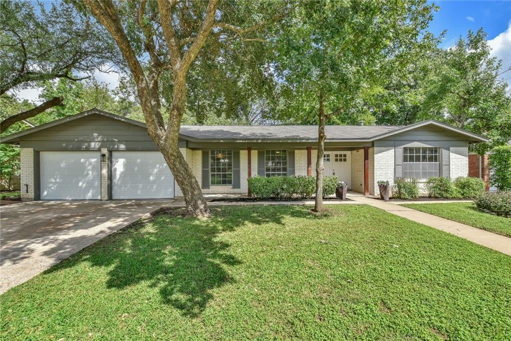 View 3106 Whiteway Dr in Allandale Park Sec 08 3106 Whiteway Dr - front exterior - Luxury home in Allandale Park Sec 08, Austin, TX
