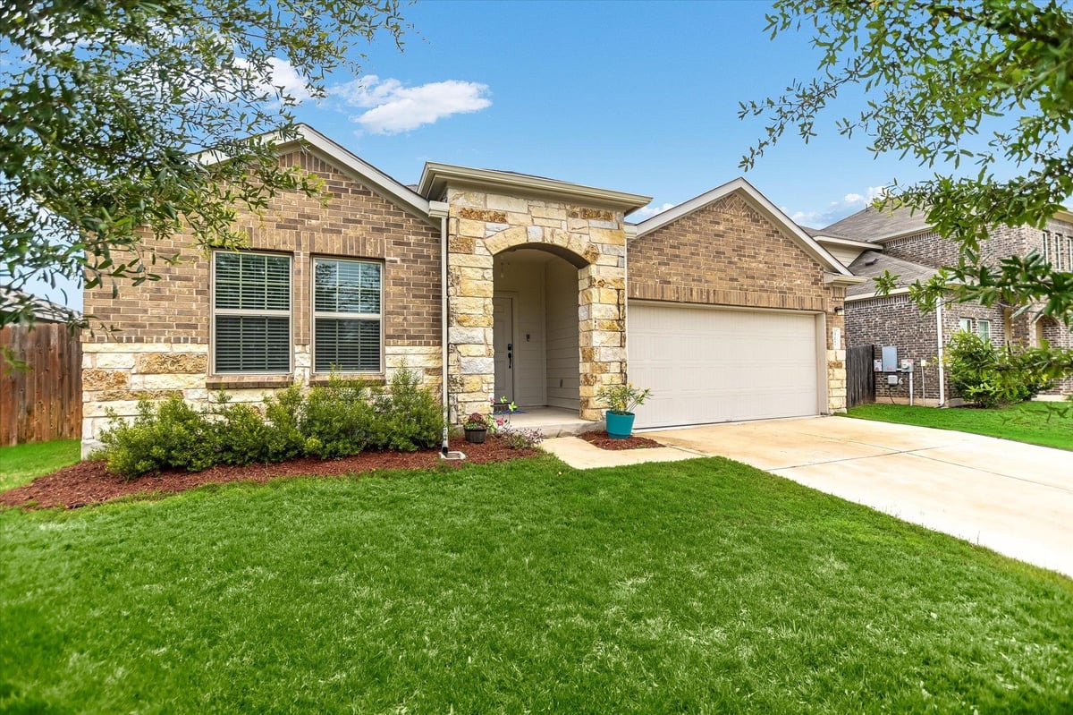 View 317 Colthorpe LN in HUTTO HIGHLANDS 317 Colthorpe LN - front exterior - Luxury home in HUTTO HIGHLANDS, Hutto, TX