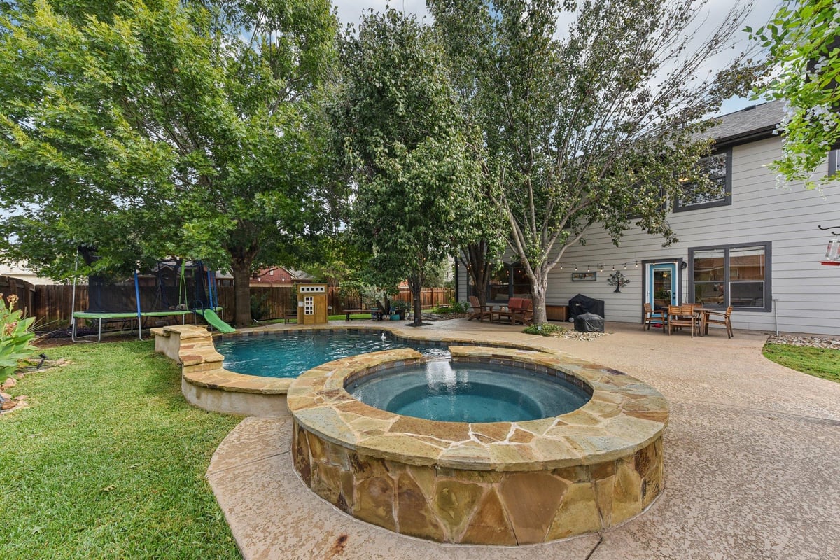 View 3219 Ash Glen LN in Vista Oaks Sec 5B 3219 Ash Glen LN - front exterior - Luxury home in Vista Oaks Sec 5B, Round Rock, TX