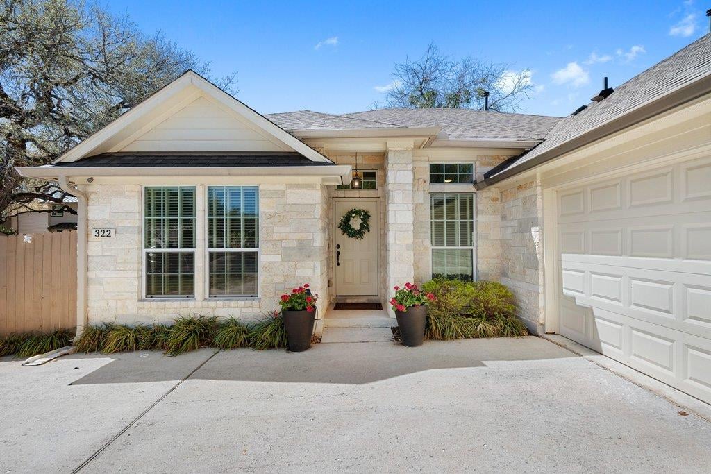 View 322 River Bluff Cir in Katy Crossing 322 River Bluff Cir - front exterior - Luxury home in Katy Crossing, Georgetown, TX