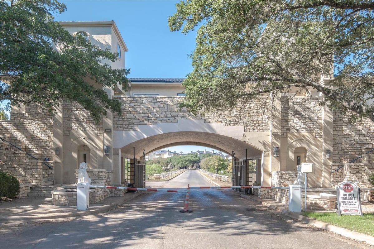 View 3404 American Dr #3226 in Island On Lake Travis Condominium 3404 American Dr #3226 - front exterior - Luxury home in Island On Lake Travis Condominium, Lago Vista, TX
